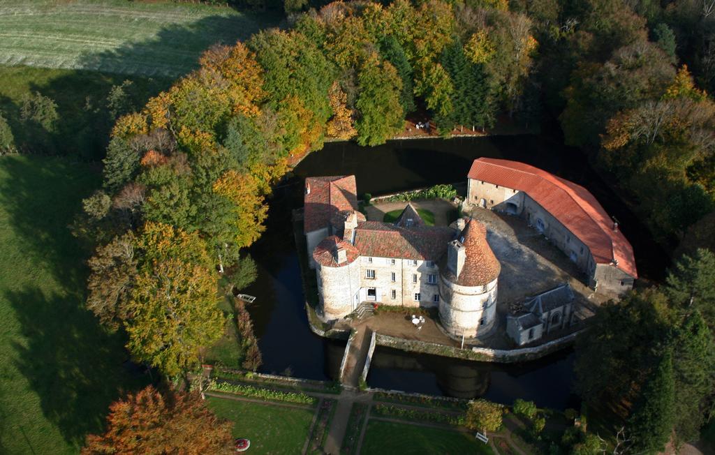 La Loge Du Chateau Saint-Dier-d'Auvergne Екстер'єр фото